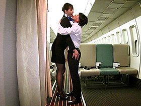 肉感アテンダント！〜元CA百合香さん（Gカップ）の体験告白〜　サンプル画像04